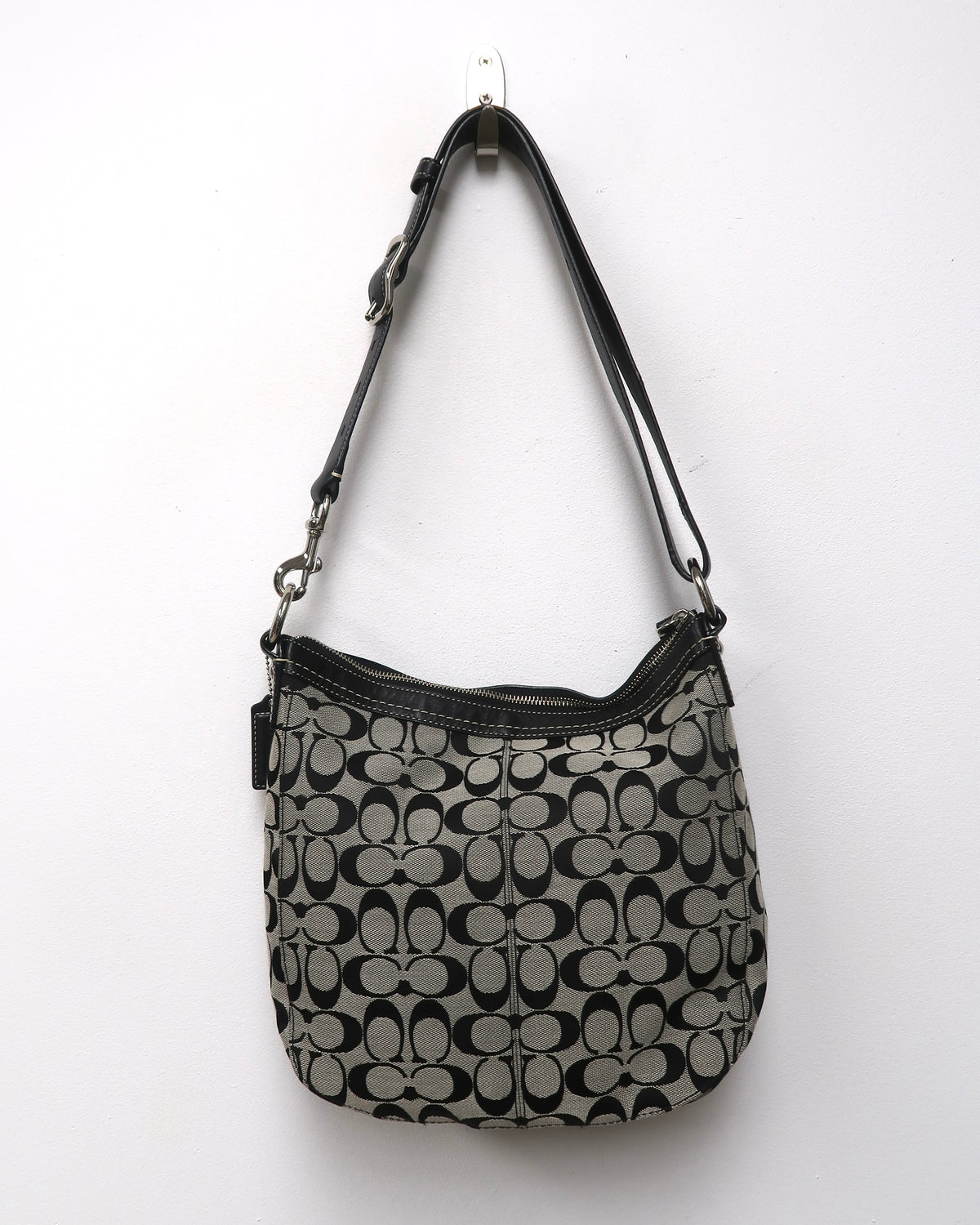 Coach Signature Chelsea Shoulder Bag