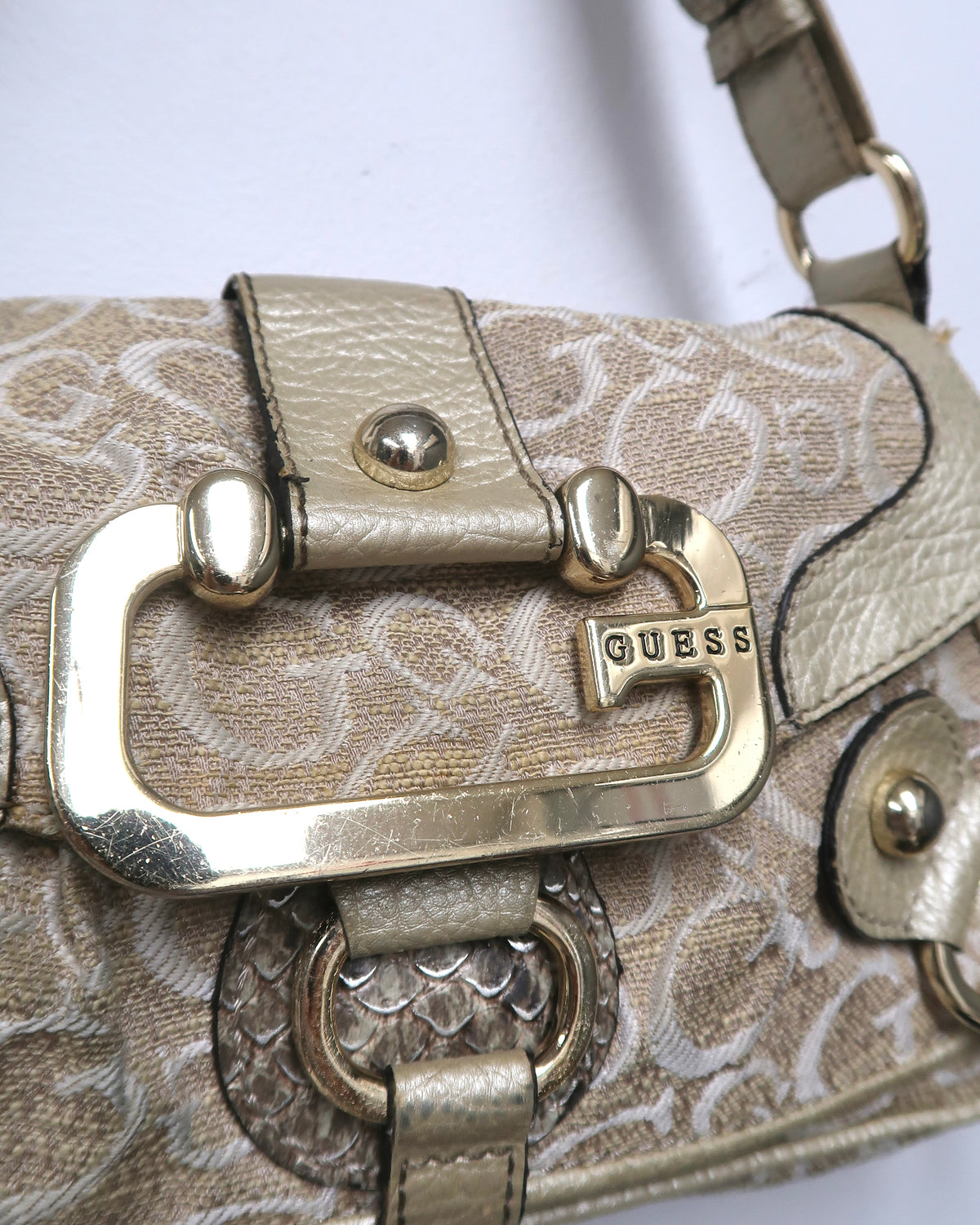 GUESS shoulder bag