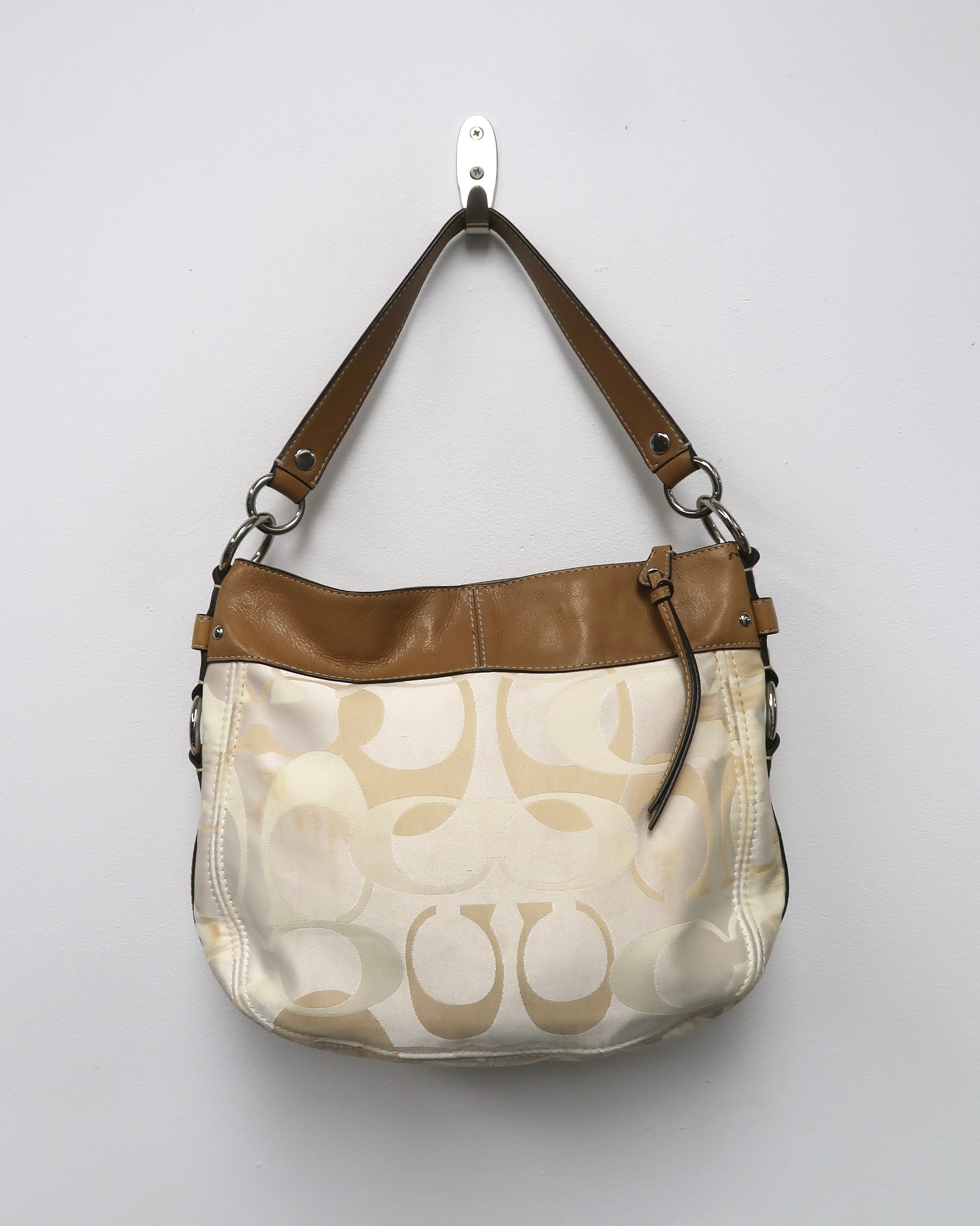 Coach Optic Signature Zoe Hobo handbag