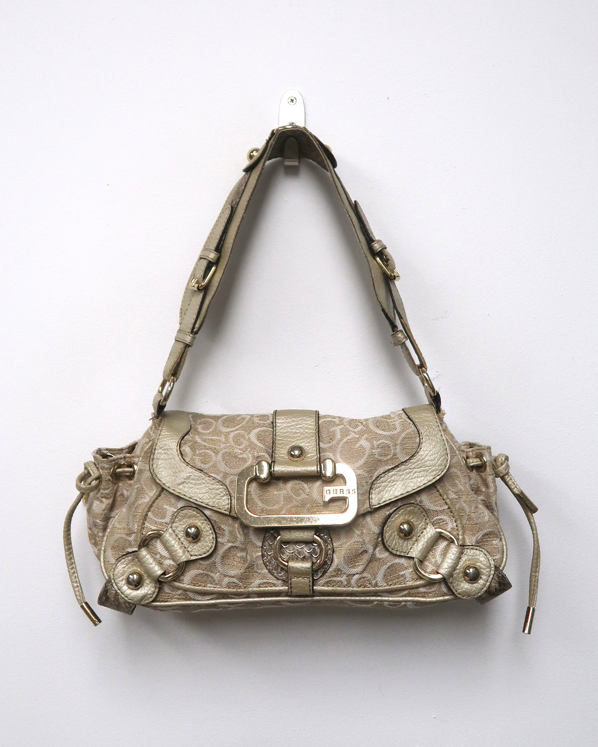 GUESS shoulder bag