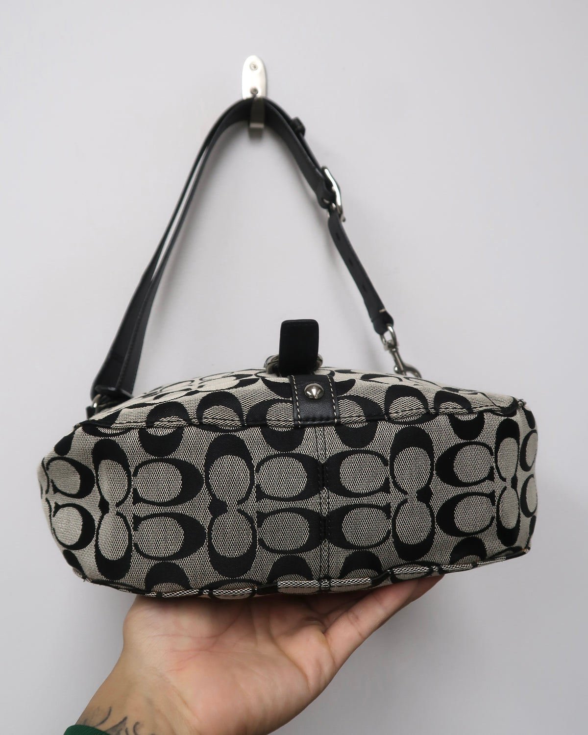Coach Signature Chelsea Shoulder Bag