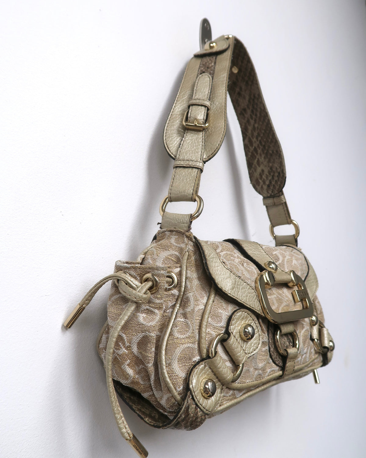 GUESS shoulder bag