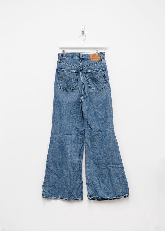 90s Levi Extra Flare Jeans