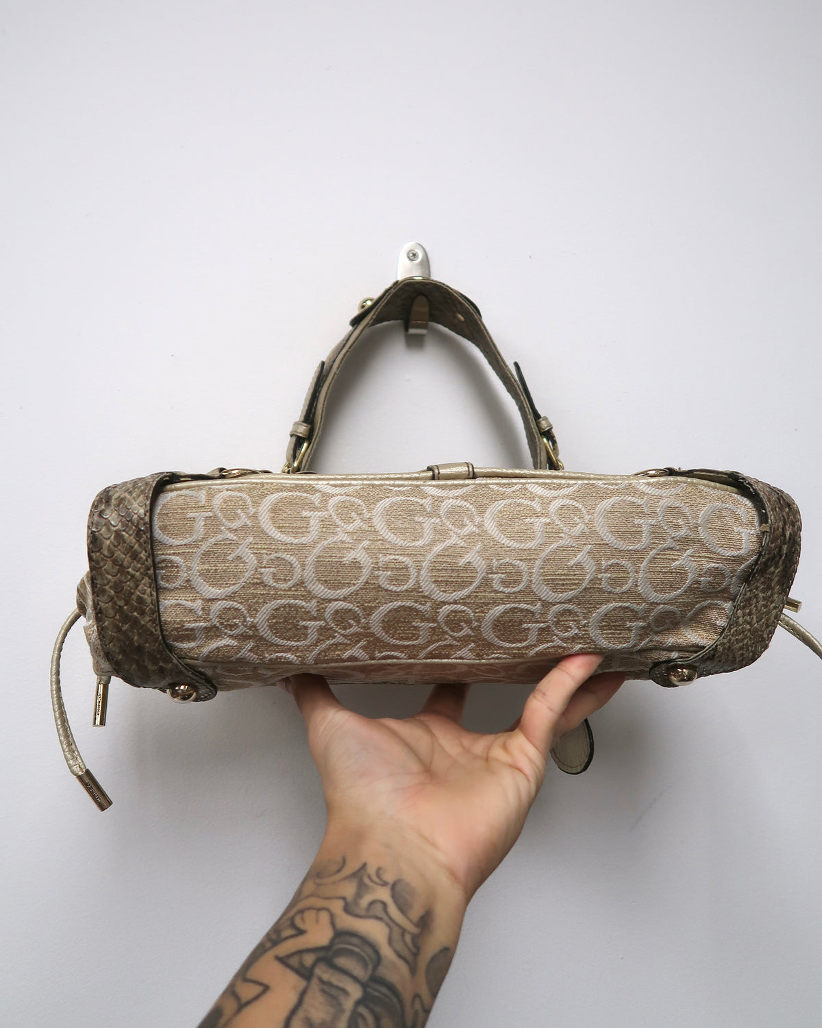 GUESS shoulder bag