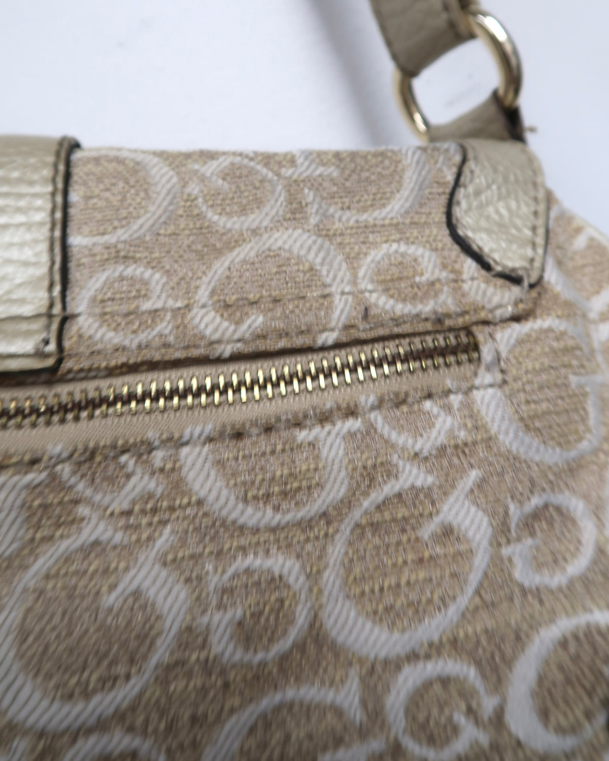 GUESS shoulder bag