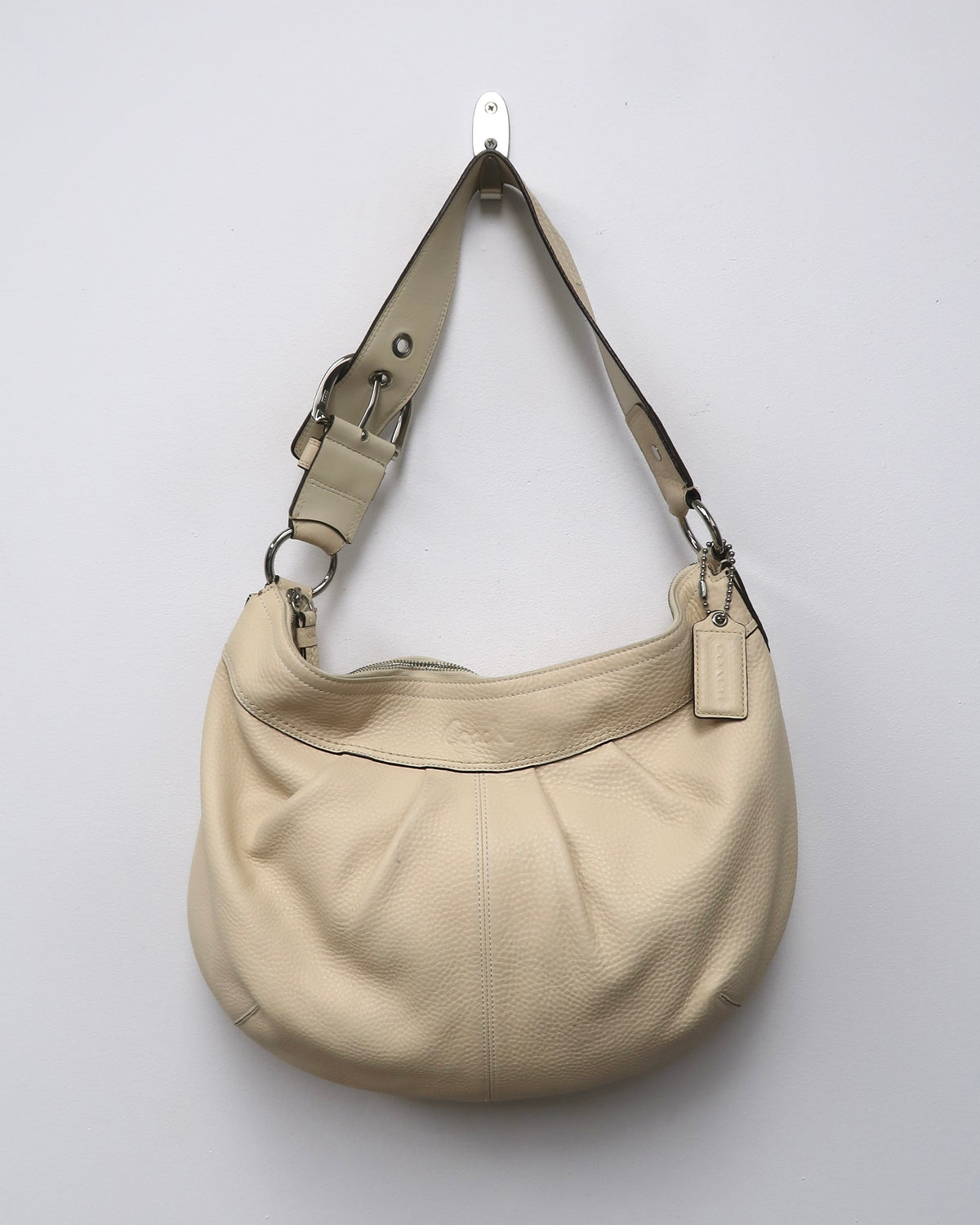 Vintage Coach Soho cream pebbled leather hobo bag