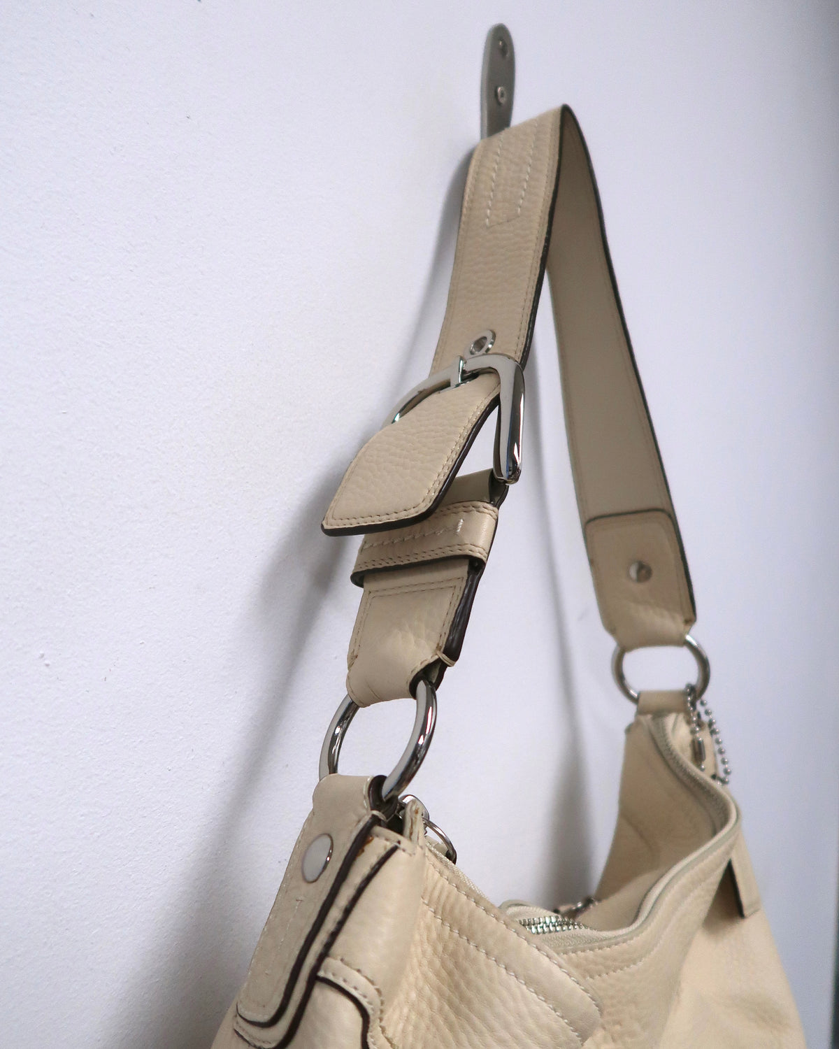Vintage Coach Soho cream pebbled leather hobo bag