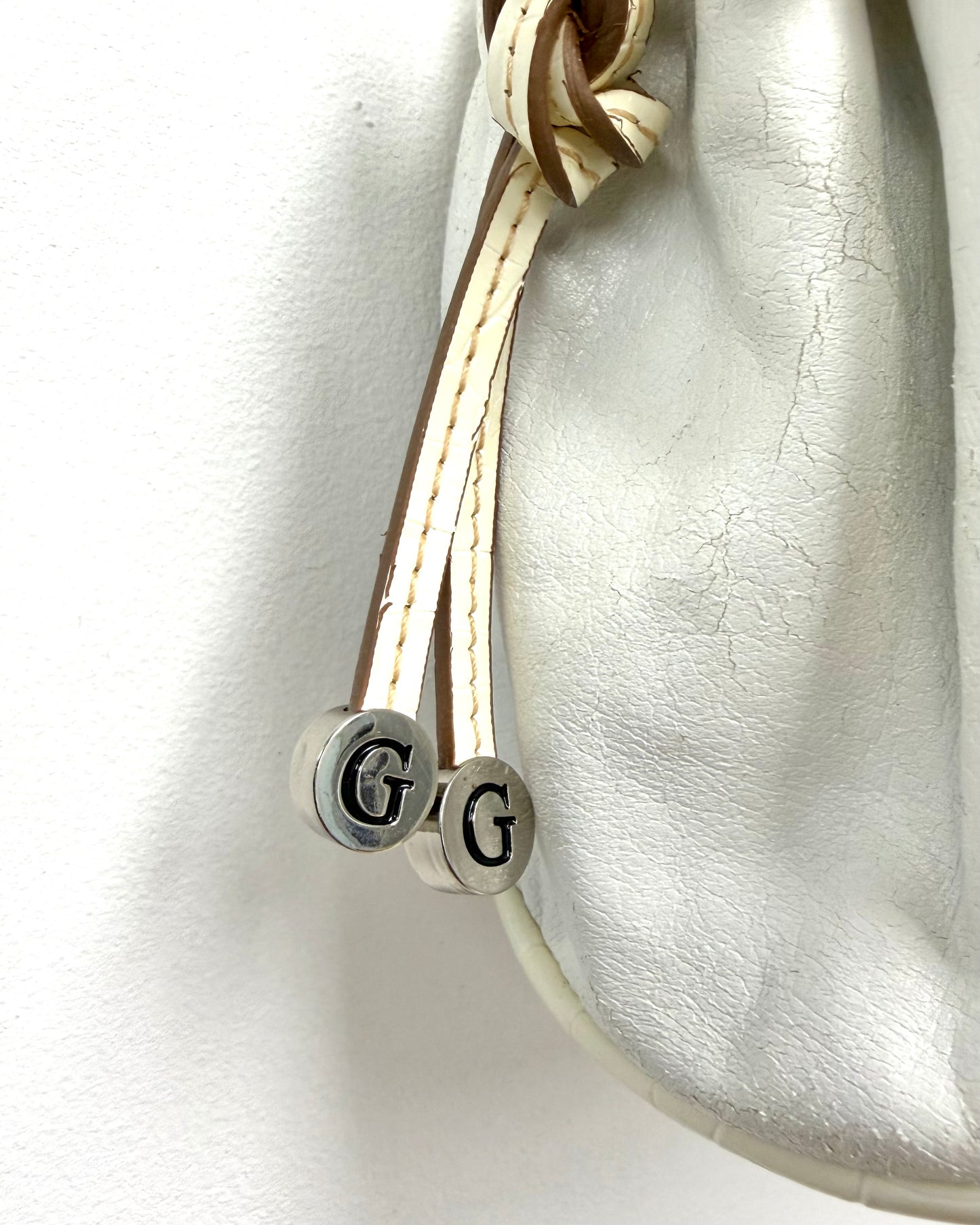 Y2K Guess white leather shoulder bag