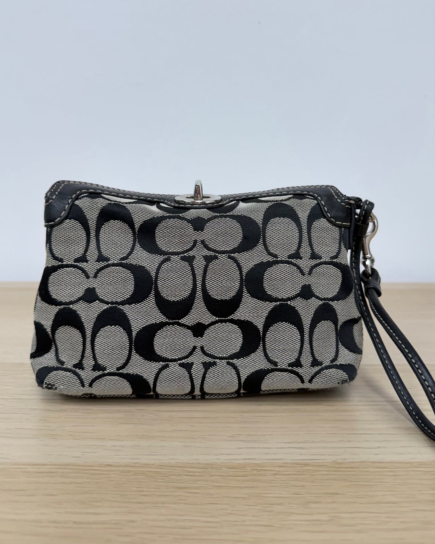 Coach Jacquard Signature C Turn Lock Medium Black and Cream Wristlet