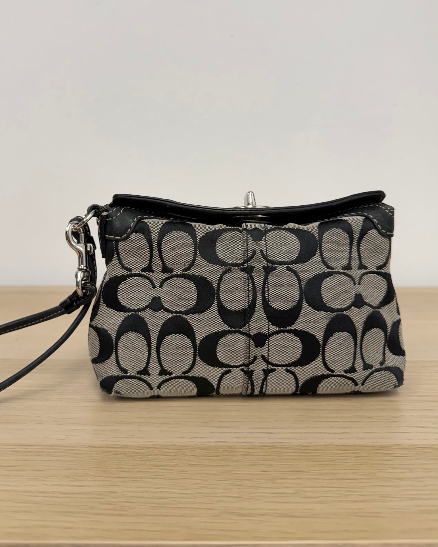 Coach Jacquard Signature C Turn Lock Medium Black and Cream Wristlet