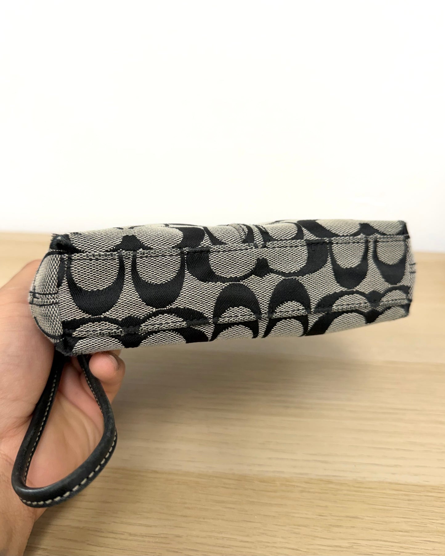 Coach Jacquard Signature C Turn Lock Medium Black and Cream Wristlet