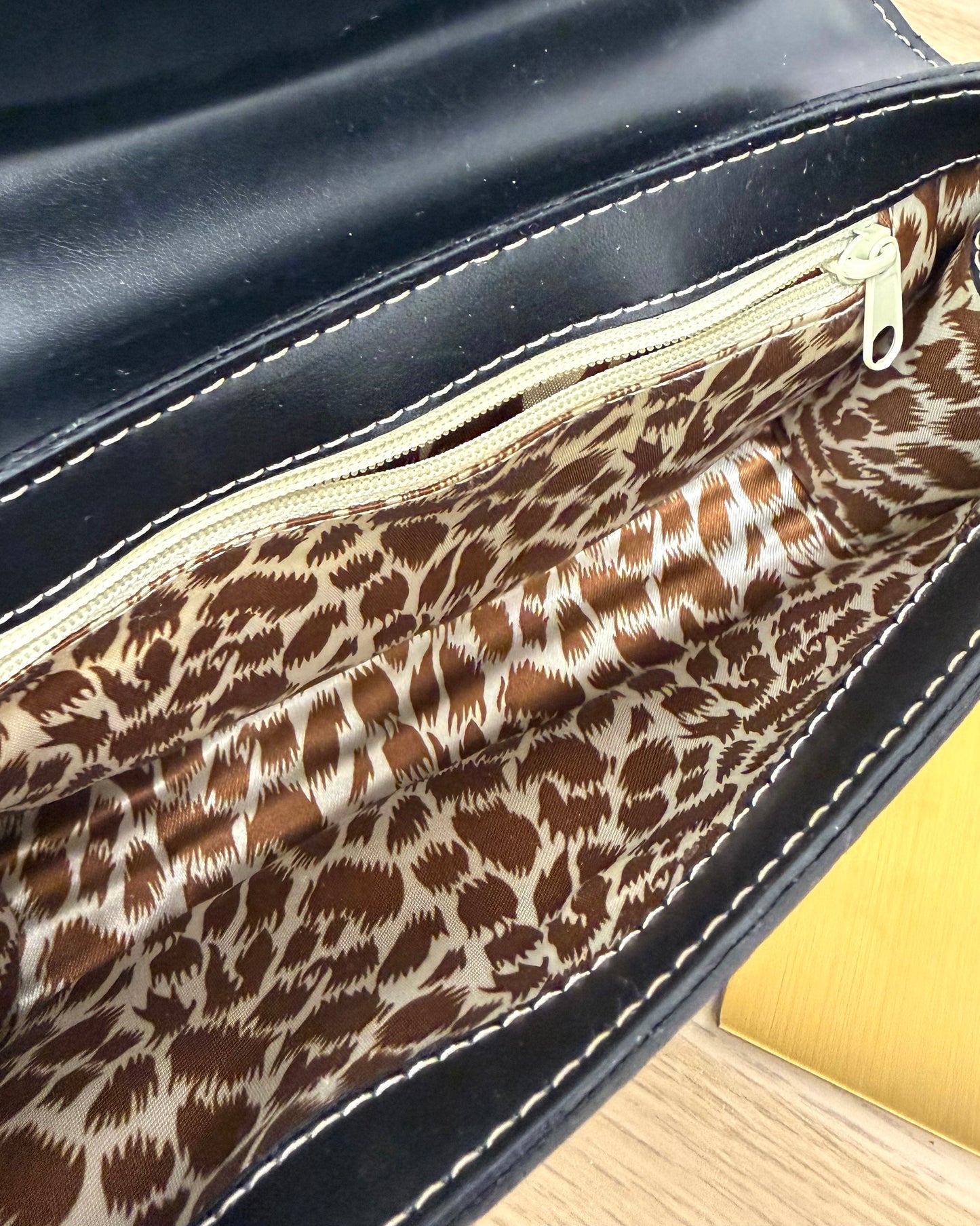 Vintage Guess studded Y2K shoulder bag