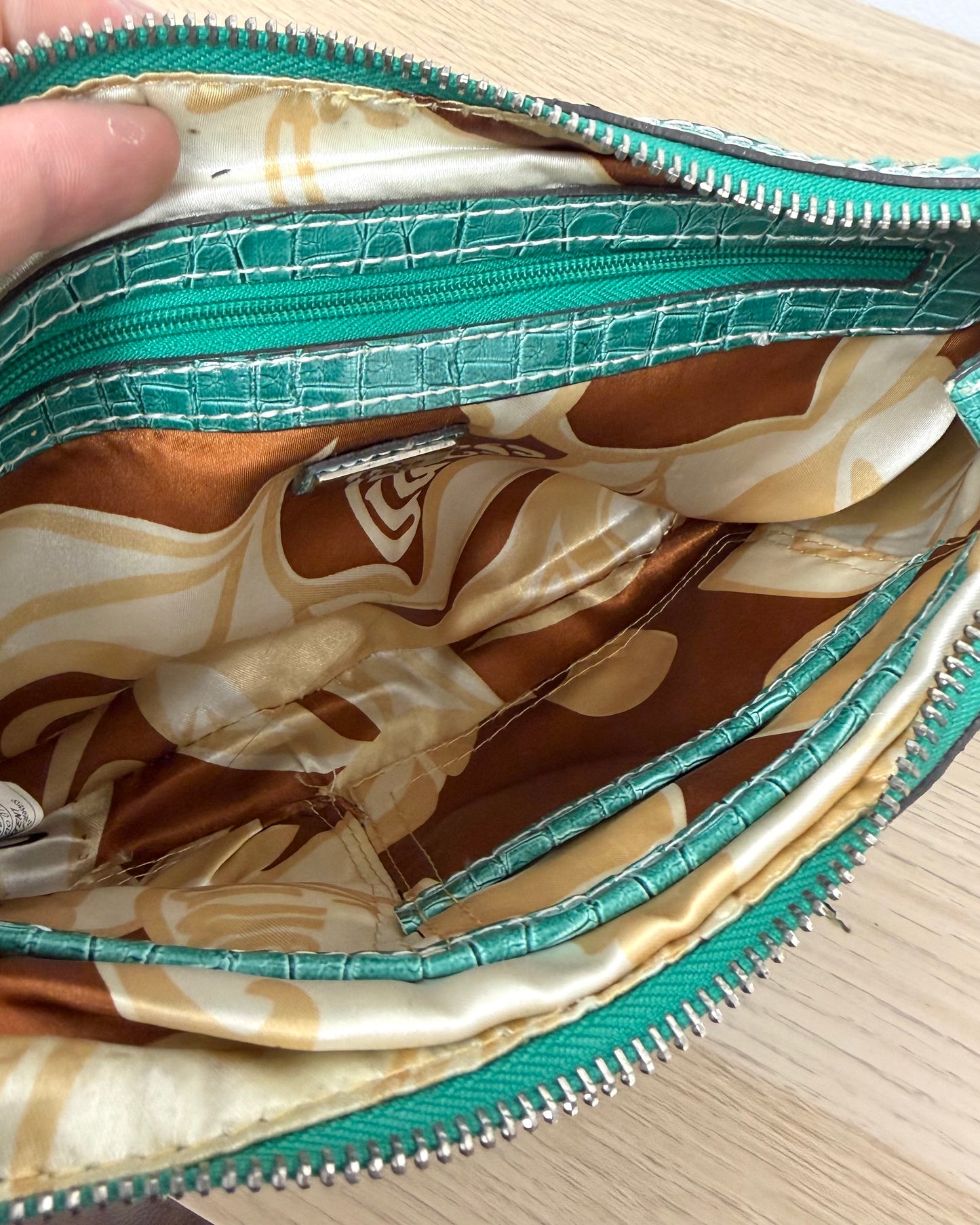Guess baguette shoulder bag