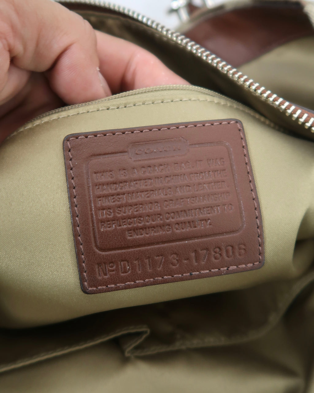 Coach Chelsea Signature Jayden Carryall