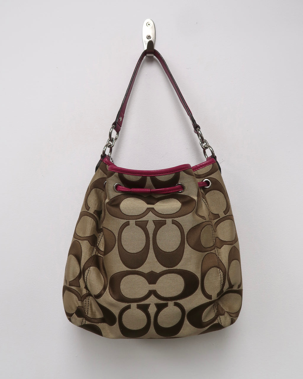 Coach Daisy Outline Signature Monogram