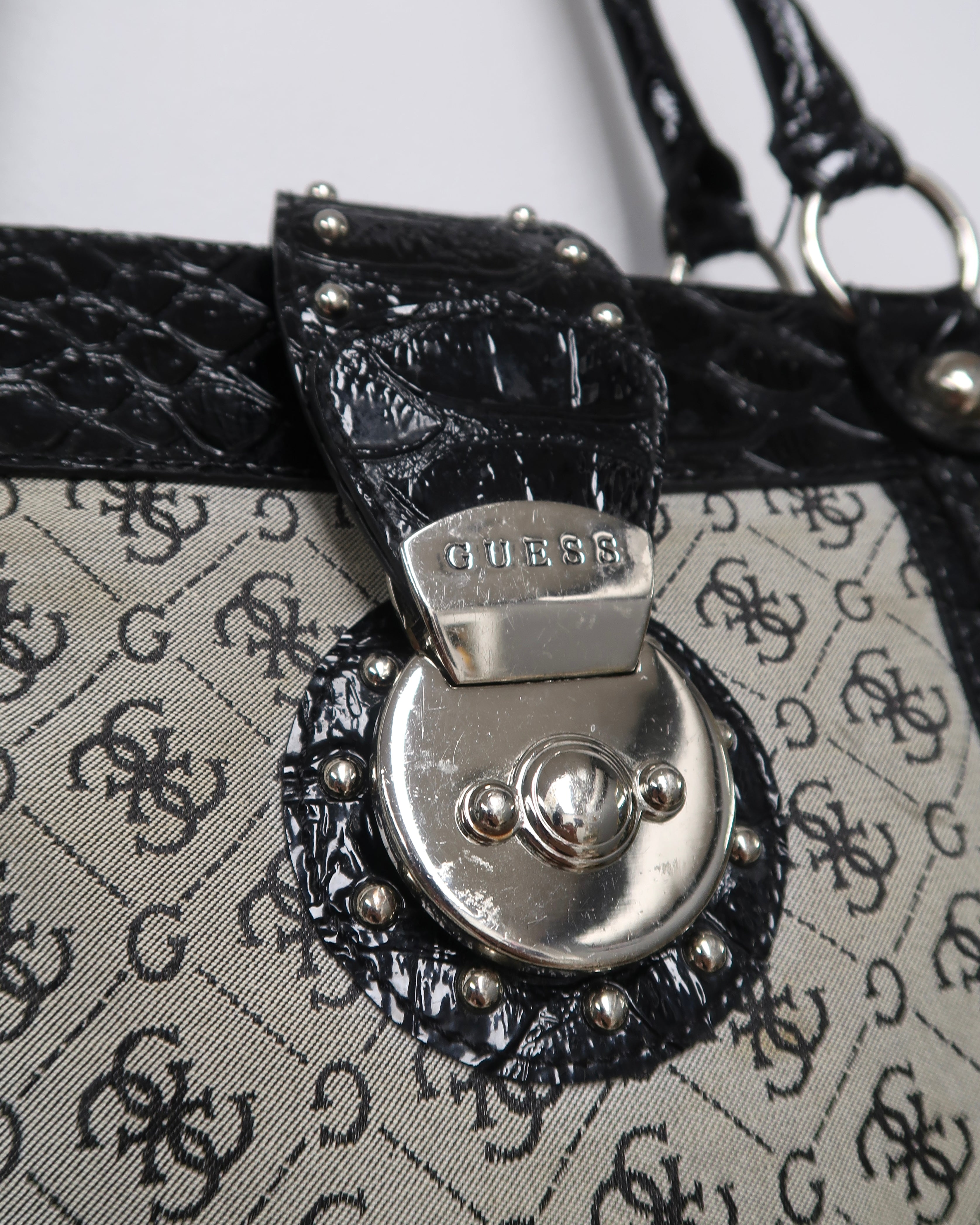 vintage Guess Y2K shoulder bag