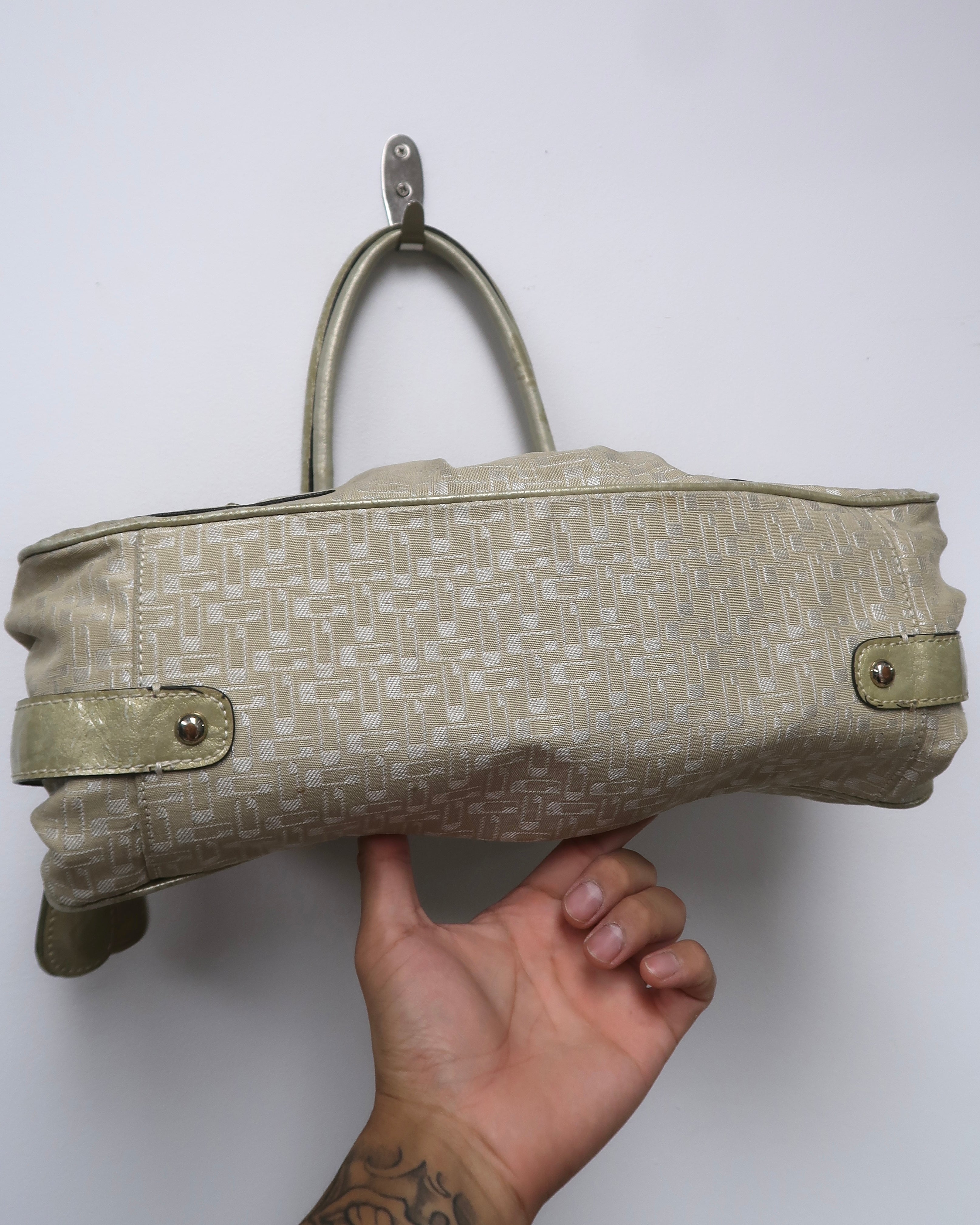 Guess gold beige logo tote bag