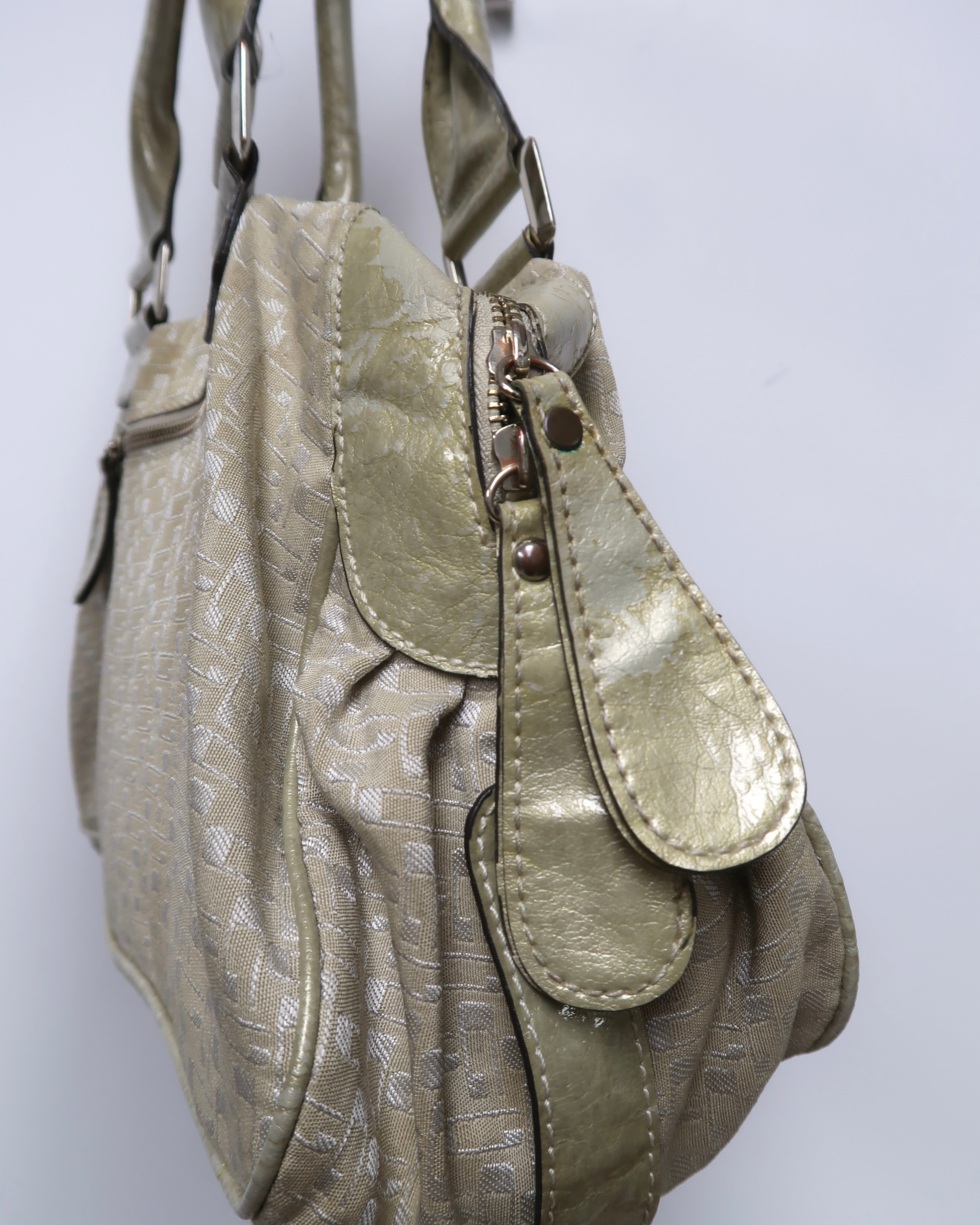 Guess gold beige logo tote bag