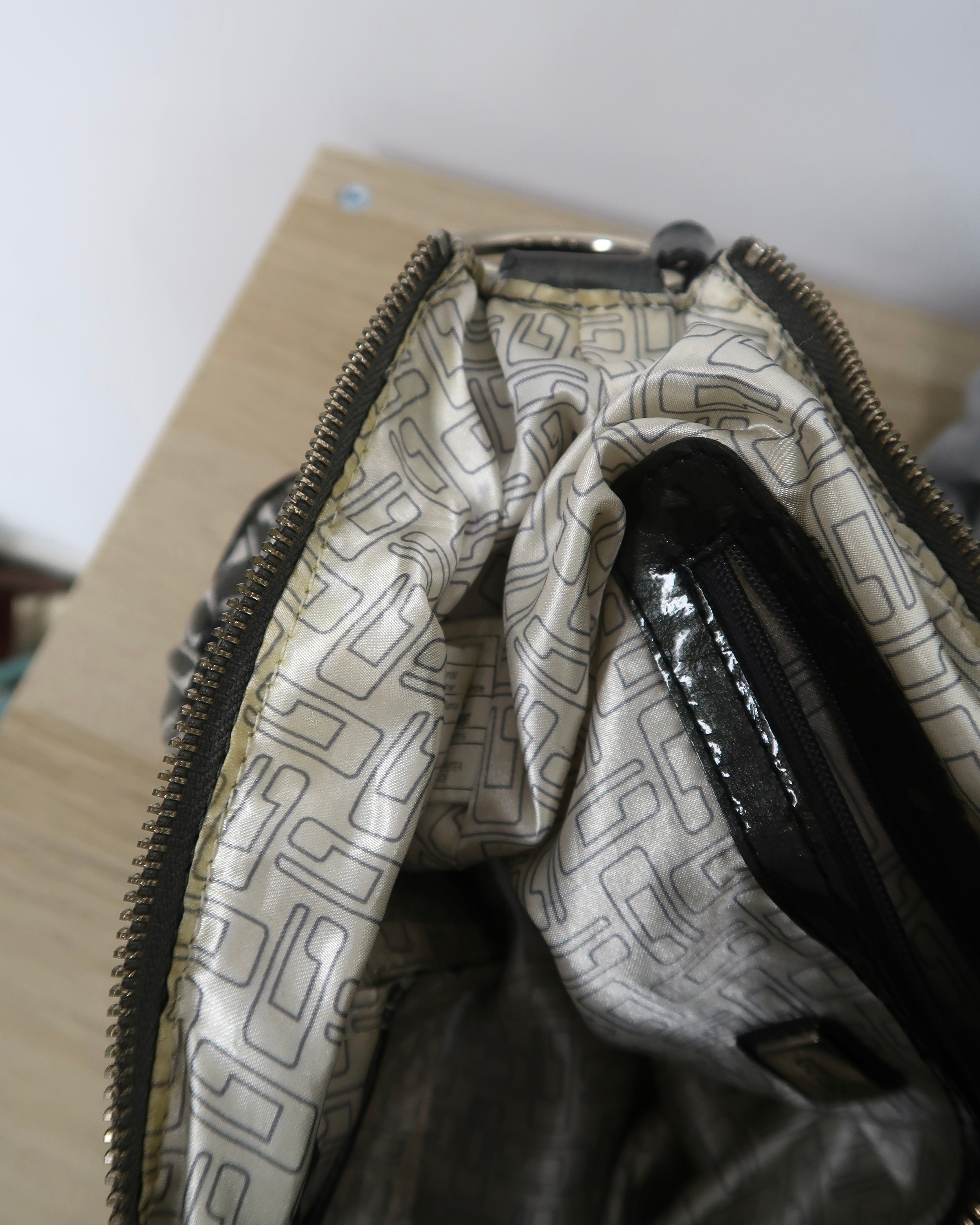 Y2K Guess hobo shoulder bag