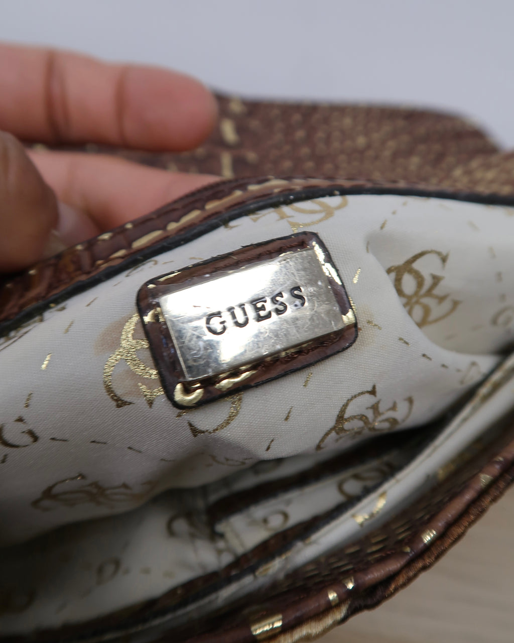 GUESS clutch