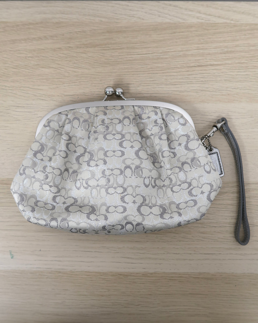 Vintage Coach Optic Signature Lurex Frame Kiss-Lock Clutch